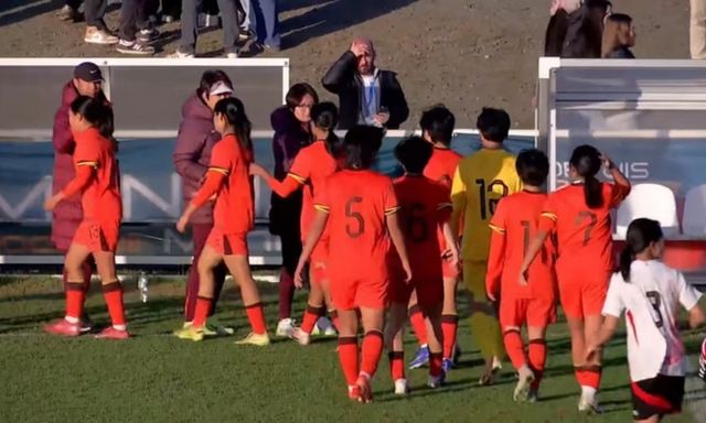 Tuyển Trung Quốc vỡ trận với “mưa bàn thua”, lỡ cơ hội vô địch giải quốc tế