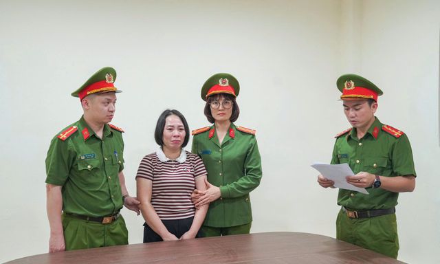 Chân dung Hiệu trưởng Trần Thu Đông và kế toán Hoàng Thị Xuân Hòa vừa bị bắt giam, khám xét khẩn cấp