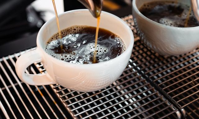 Kiểu uống cà phê và trà xanh có thể gây hỏng thận, tăng huyết áp: Nếu đang làm, phải dừng ngay