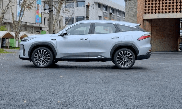 SUV mới ra mắt Việt Nam có giá ngang sedan hạng B: Đi Hà Nội - TP.HCM không cần tiếp nhiên liệu