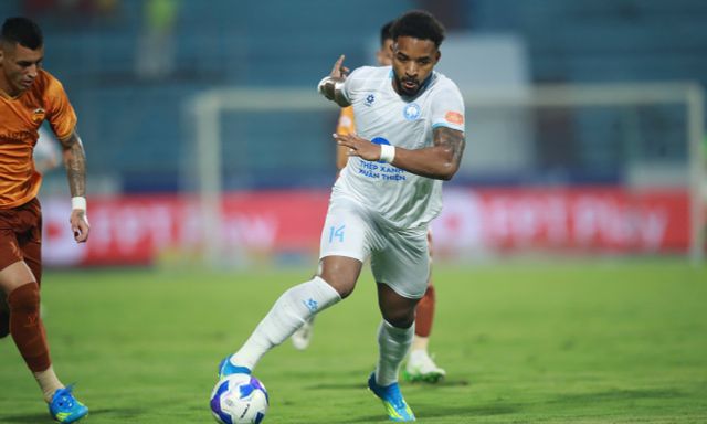 V.League: Xuân Son “tịt ngòi” trong ngày HAGL gây sốc; Tiến Linh bất lực nhìn đội nhà thảm bại