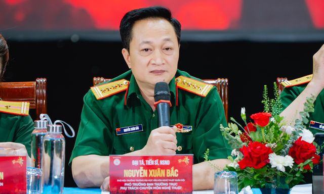 200 nghệ sĩ đổ bộ phố đi bộ Trần Nhân Tông, Đại tá – NSND Nguyễn Xuân Bắc: 