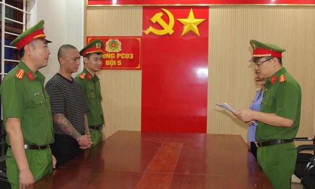 Bắt tạm giam và khám xét nơi ở, nơi làm việc của Nguyễn Duy Sơn SN 1987