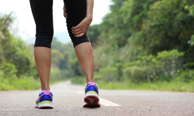 Đi bộ mà thấy 2 dấu hiệu này, cẩn thận kẻo thận đang suy hỏng