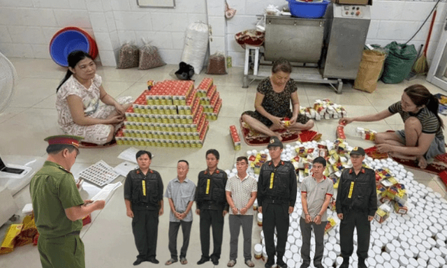 Khám xét khẩn cấp thu giữ 4.000 hộp thuốc, 790kg viên nang, bắt tạm giam chủ xưởng thuốc Thái Chánh Kiên