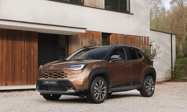 Toyota Yaris Cross 2026 ra mắt: Mặt tiền như Corolla Cross và động cơ hybrid mạnh mẽ