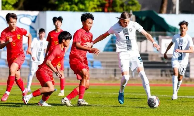 Tuyển Trung Quốc thua đau ở châu Âu, dễ sụp đổ trước Italia