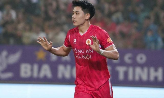 Bùng nổ hat-trick lịch sử, Đình Bắc khiến truyền thông Đông Nam Á “dậy sóng”