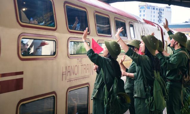 Chuyến tàu đoàn viên: Chạm vào ký ức, viết tiếp tự hào