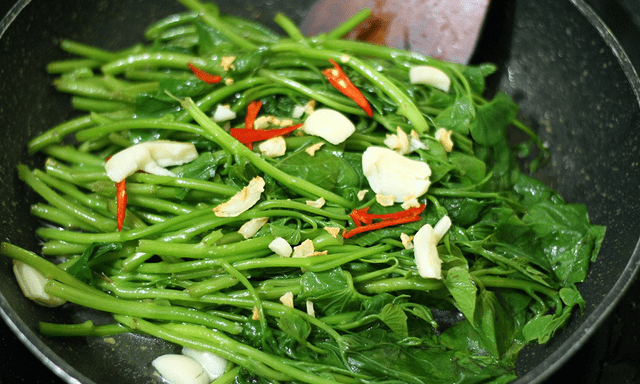 Bất ngờ với loại rau có thể ngăn chặn sự phát triển của tế bào ung thư: Mọc đầy ở Việt Nam