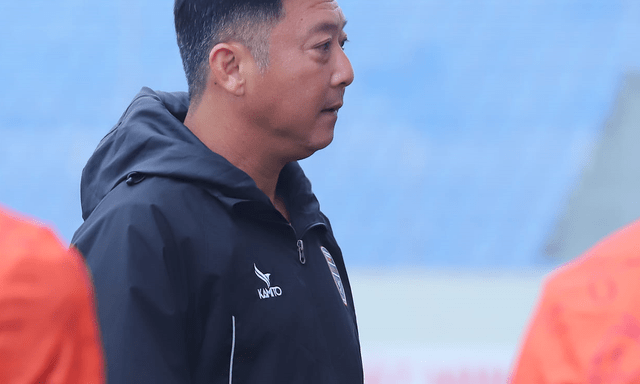 CLB V.League chia tay HLV Lê Huỳnh Đức, đưa người cũ lên thay mong vực dậy Tiến Linh