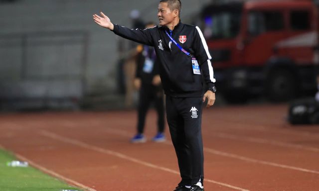 Hé lộ lý do HLV danh tiếng V.League bất ngờ rời ghế, cựu tuyển thủ Việt Nam lên thay có gì đặc biệt?