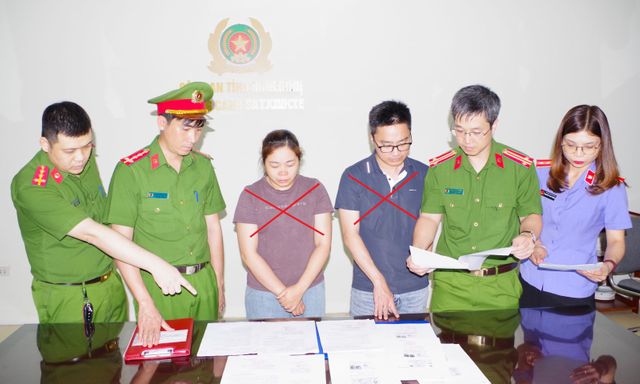 Bắt kế toán Lê Thị Lan Anh và sale bất động sản Nguyễn Tư Duy