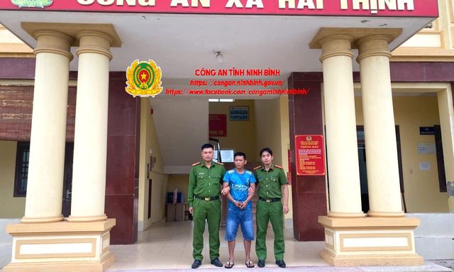 Bắt, khám xét khẩn cấp nơi làm việc của Huỳnh Thanh Trắng 