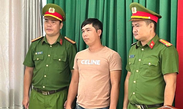Thi hành lệnh bắt tạm giam, khám xét nơi ở đối với thuyền trưởng Huỳnh Văn Tấn SN 1988