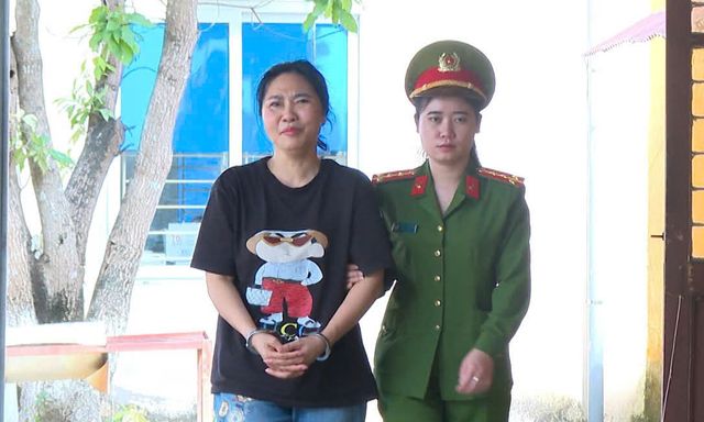 Ra lệnh khám xét khẩn cấp, bắt tạm giam môi giới Lê Thị Thảo SN 1975