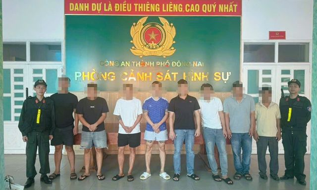 Bắt giữ 12 người, khám xét khẩn cấp 5 địa điểm trong chuyên án quy mô lớn