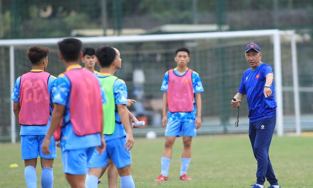 Tuyển Việt Nam liên tiếp đánh bại 2 đội bóng Nhật Bản