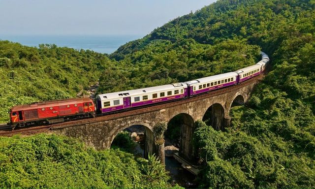 Chuyến tàu nhiều người phải tự lau cửa sổ trước khi chạy: Lý do thật sự đằng sau
