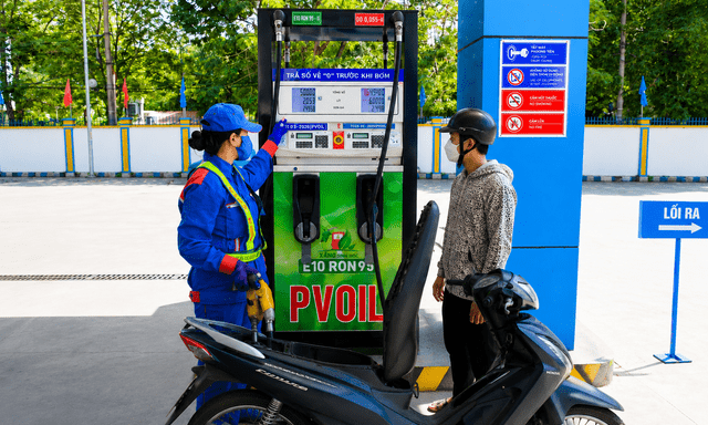 Chủ xe đời cũ cần lưu ý gì khi chuyển từ xăng A92/A95 sang E10 để không hại máy?