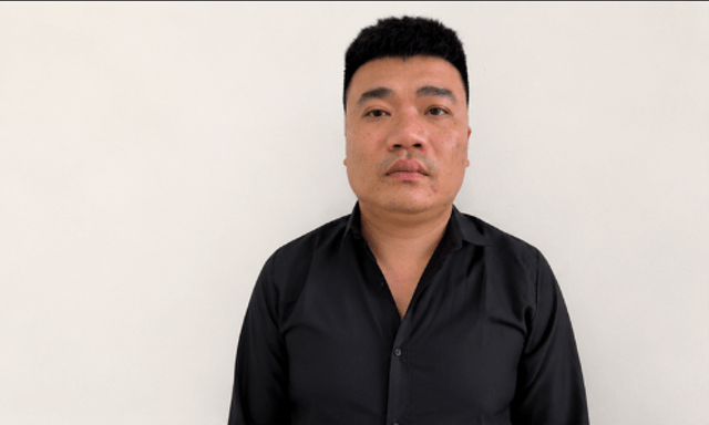 Khám xét khẩn cấp căn hộ chung cư, khởi tố Tạ Văn Phúc SN 1993