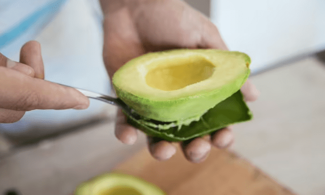 Quả bơ ngọt hơn gấp nhiều lần khi ăn cùng thứ này - không phải đường