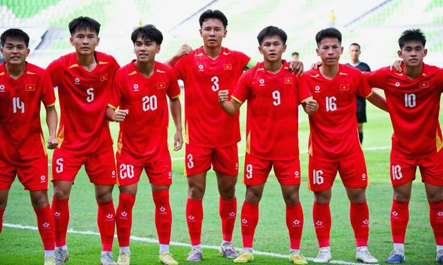 Lập hat-trick ngày ra quân, sao trẻ giúp tuyển Việt Nam 