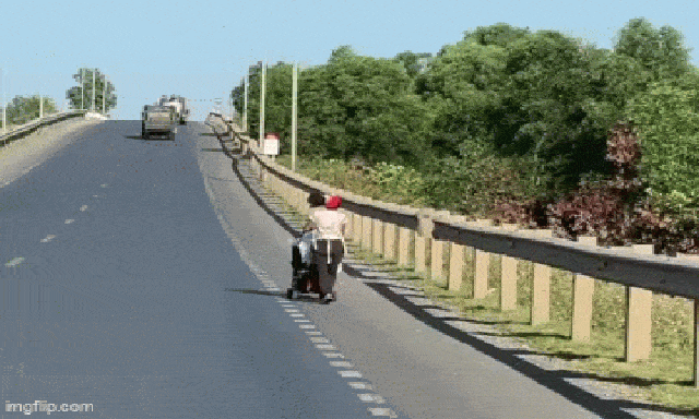 Người mẹ đi bộ từ Hải Phòng về An Giang cùng 2 trẻ nhỏ giữa cái nắng bỏng rát: Hành trình chưa dừng lại 