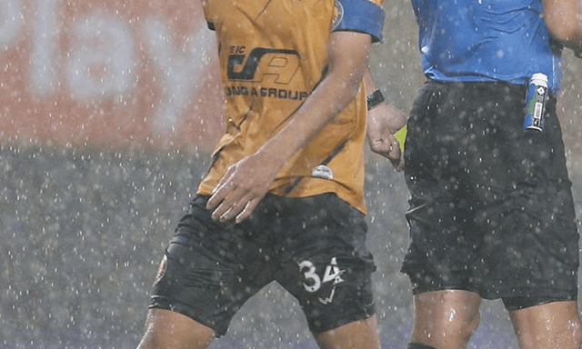 Tuyển thủ Việt Nam nghẹn ngào chia tay đội “ngựa ô” V.League, gia nhập “đại gia” đất Bắc?