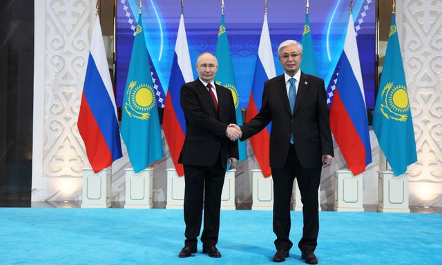 Nga và Kazakhstan vừa ký thỏa thuận hạt nhân 16,4 tỷ USD: Rosatom sẽ mang 