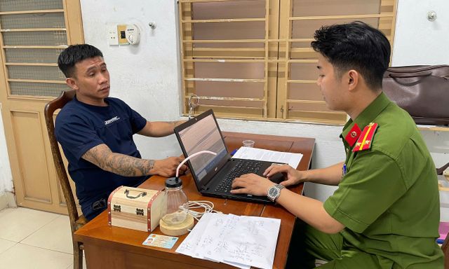 Kiểm tra hành chính 1 căn nhà, bắt Dương Hàng SN 1988