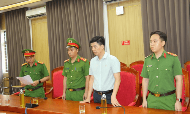 Ra lệnh bắt tạm giam Phó Chủ tịch xã Đào Minh Khánh SN 1976
