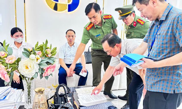 Khám xét khẩn cấp hàng loạt spa làm đẹp, bắt bà chủ Nguyễn Thị Thu Hà SN 1991 