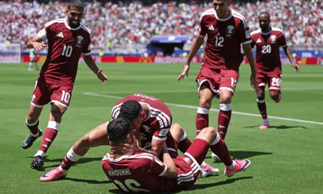 Ngược dòng kịch tính, đội tuyển Qatar có điểm số lịch sử tại World Cup