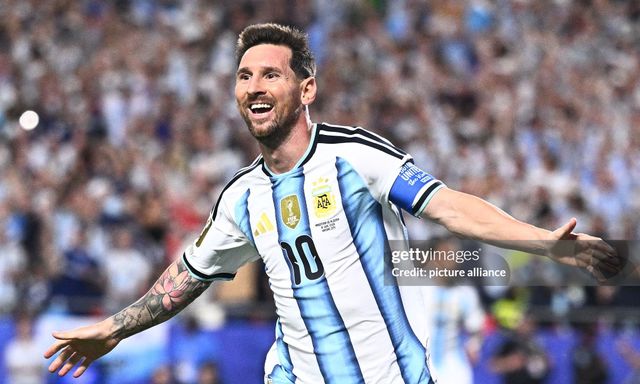 Messi và cú hat-trick khiến cả World Cup phải sửng sốt: Khi thời gian phải 