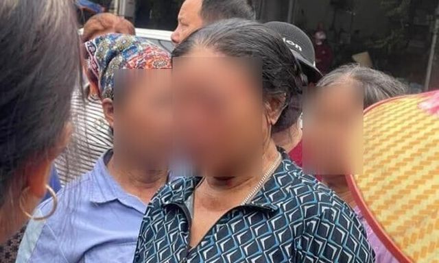Người phụ nữ bán rau bị xịt nước áp lực cao vào mặt: Tình hình sức khỏe mới nhất