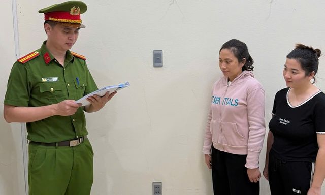Ra quyết định khởi tố Giám đốc Phan Thị Hằng và kế toán Nguyễn Thị Nhung