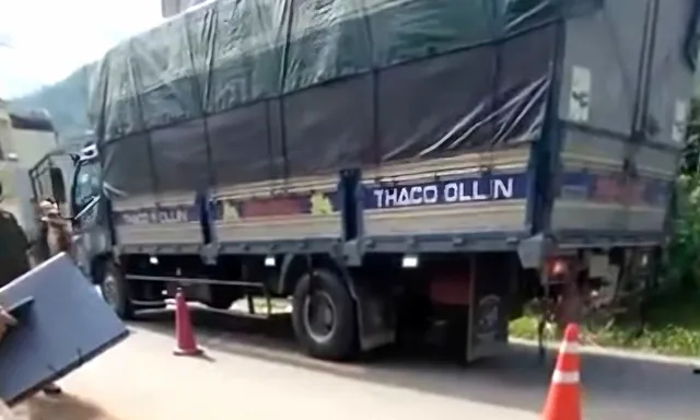 Va chạm với ô tô, 2 cháu nhỏ tử vong ở Phú Thọ: Nạn nhân là chị em ruột, đang về nhà bà ngoại chơi