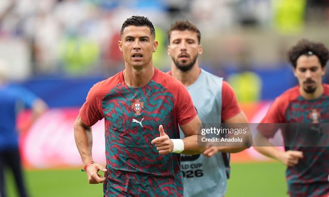 Ronaldo và đồng đội chịu áp lực lớn trước màn so tài với Uzbekistan
