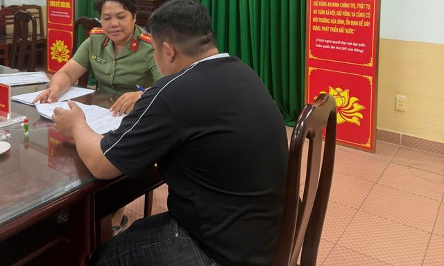 Công an điều tra các giao dịch ngân hàng tới hơn 100 tỷ đồng: Một người đàn ông bị mời lên làm việc