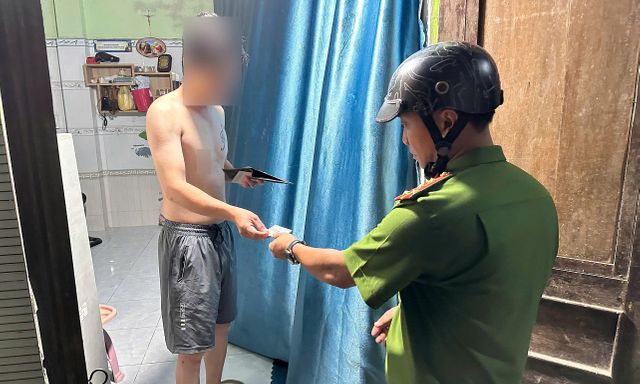 Đà Nẵng: Công an ra quân, kiểm tra hàng loạt nhà trọ, nhà nghỉ vào tối qua