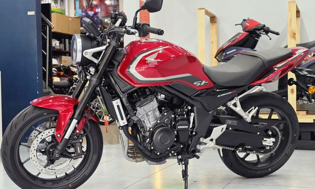 Honda CB500 Super Four về Việt Nam, trang bị công nghệ hiếm, giá ngang xe 650 cc