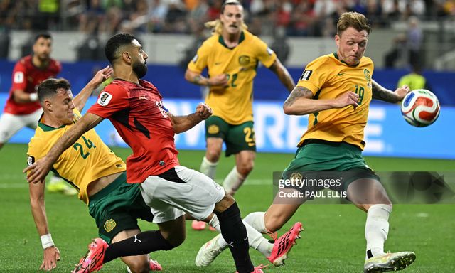 Salah lạnh lùng trên chấm 11 m, Ai Cập hạ Australia sau màn đấu trí nghẹt thở để vào vòng 1/8