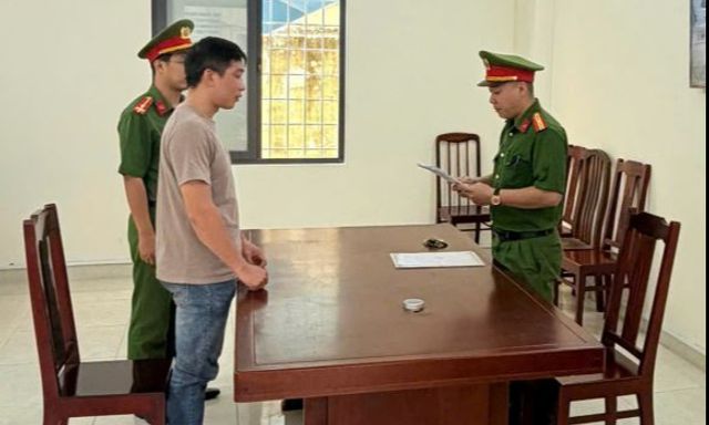 Công an đồng loạt kiểm tra các kho chứa hàng: Một ông chủ SN 1994 bị khởi tố