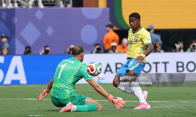 Ngôi sao thất nghiệp giúp Na Uy hạ gục Những vũ công xứ Samba