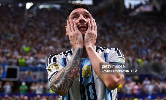 Trận Argentina vs Ai Cập có thể được tổ chức lại nếu FIFA xác định trọng tài mắc sai lầm nghiêm trọng?
