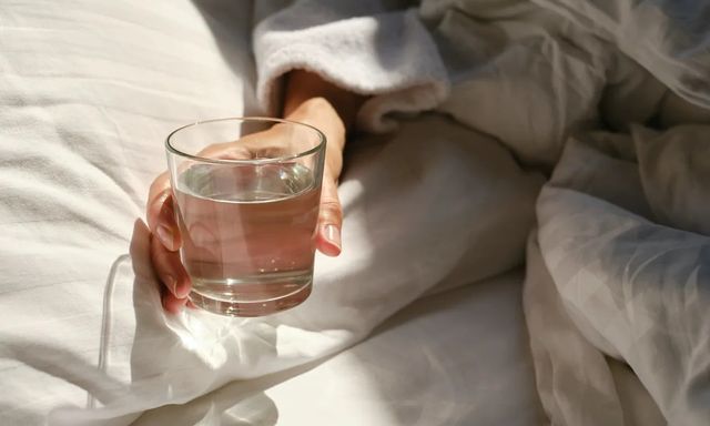 2 thời điểm uống nước giúp 