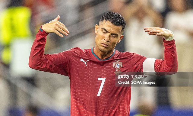 FIFA cập nhật xếp hạng cầu thủ World Cup: Messi không có ngôi đầu, Ronaldo văng khỏi top 50