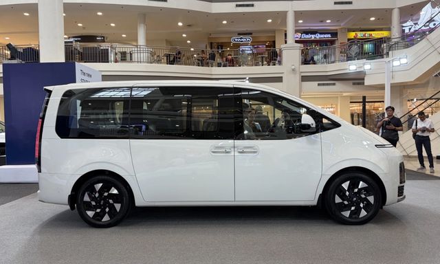 MPV 11 chỗ rộng hơn Kia Carnival ra mắt Đông Nam Á: Dùng động cơ hybrid 245 mã lực, chỉ uống 5,6 lít xăng/100 km