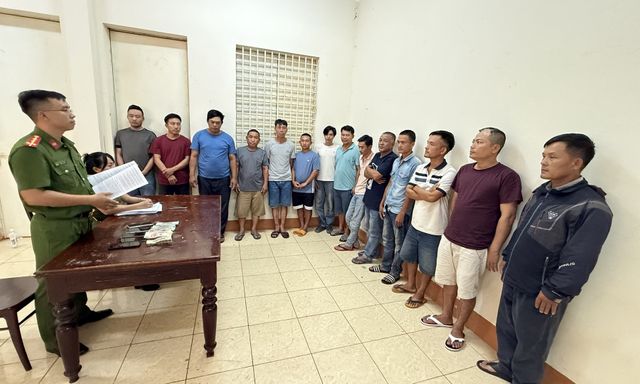 Khám xét nhiều địa điểm trải dọc 3 tỉnh thành, bắt Võ Văn Toàn 30 tuổi và 24 người liên quan 200 tỷ đồng